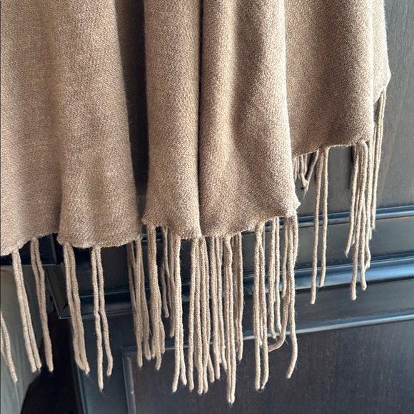 Brown Sleeveless Vest Sweater with Faux Fur Trim - Picture 6 of 13